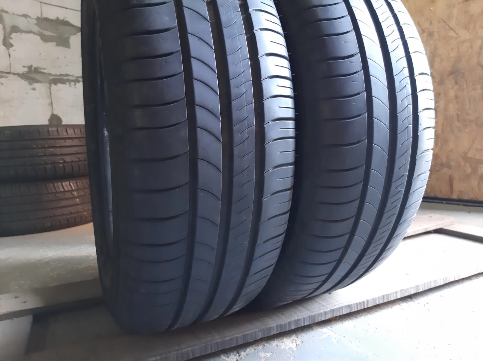 Вживані шини з Європи Michelin Energy Saver  . 215/60 R 16