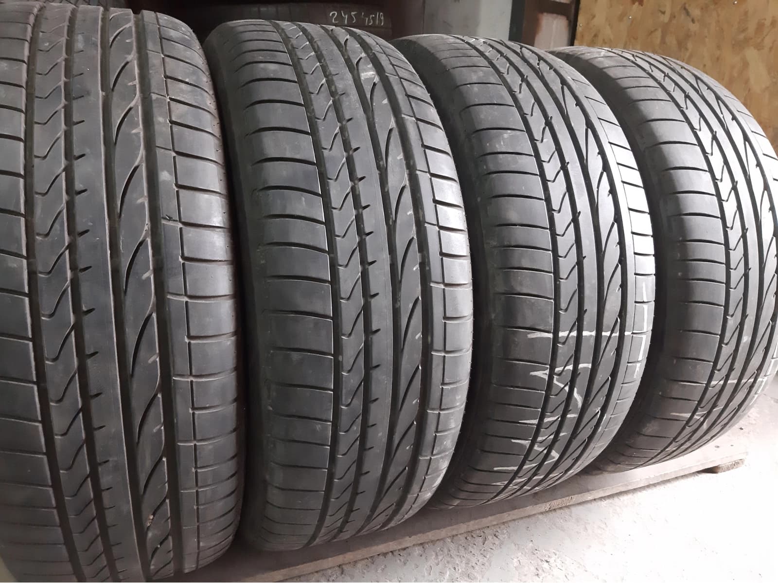 Вживані шини з Європи Bridgestone Dueler H/P Sport 235/55 R 19
