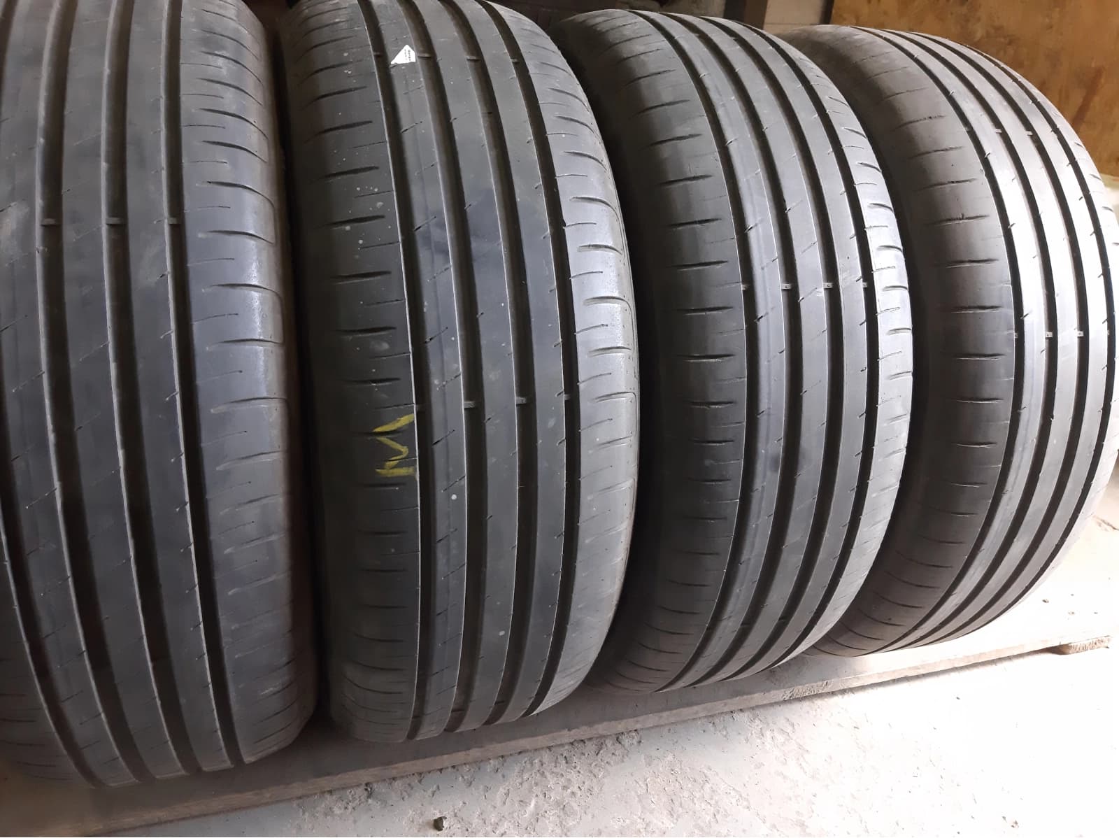Вживані шини з Європи GoodYear Efficient Grip 215/55 R 17