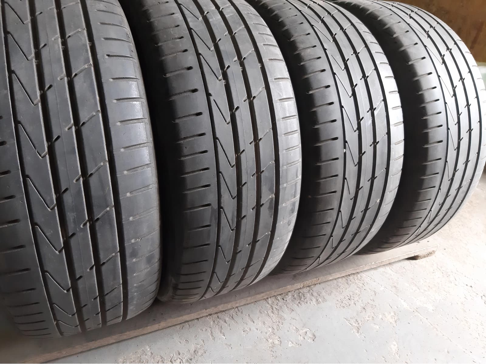 Вживані шини з Європи Hankook Ventus S1 Evo 2 MO  225/50 R 17