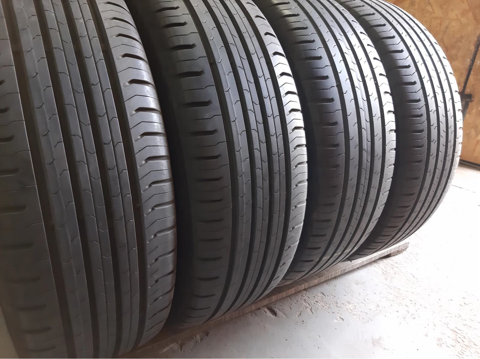 Вживані шини з Європи Continental Conti Eco Contact 5     215/60 R 17