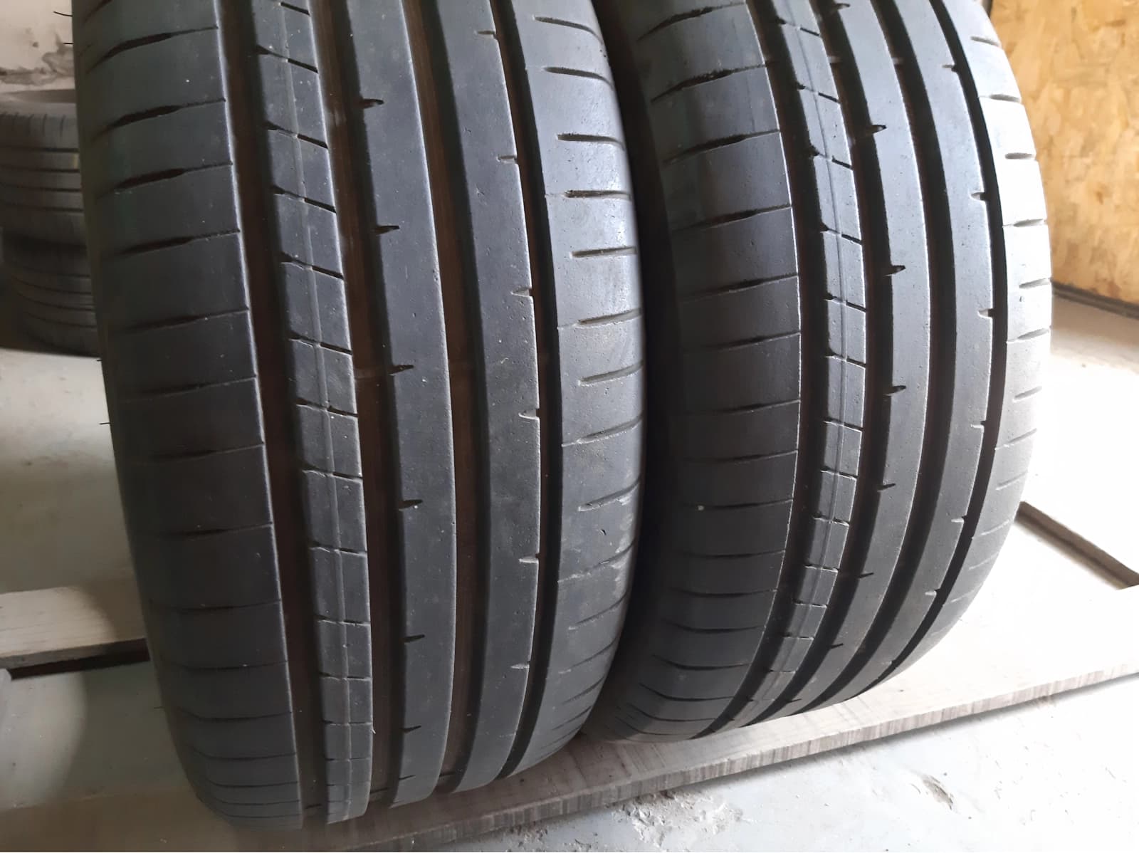 Вживані шини з Європи Dunlop Sport Maxx RT2.    225/45 R 18
