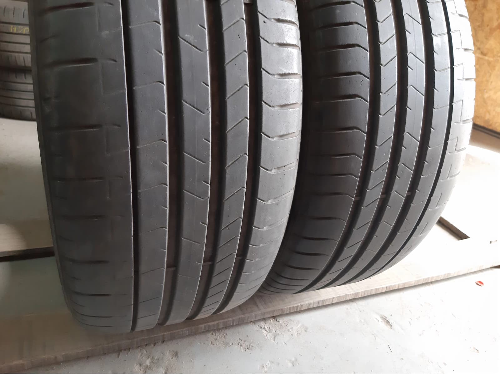 Вживані шини з Європи Pirelli P Zero    245/45 R 18