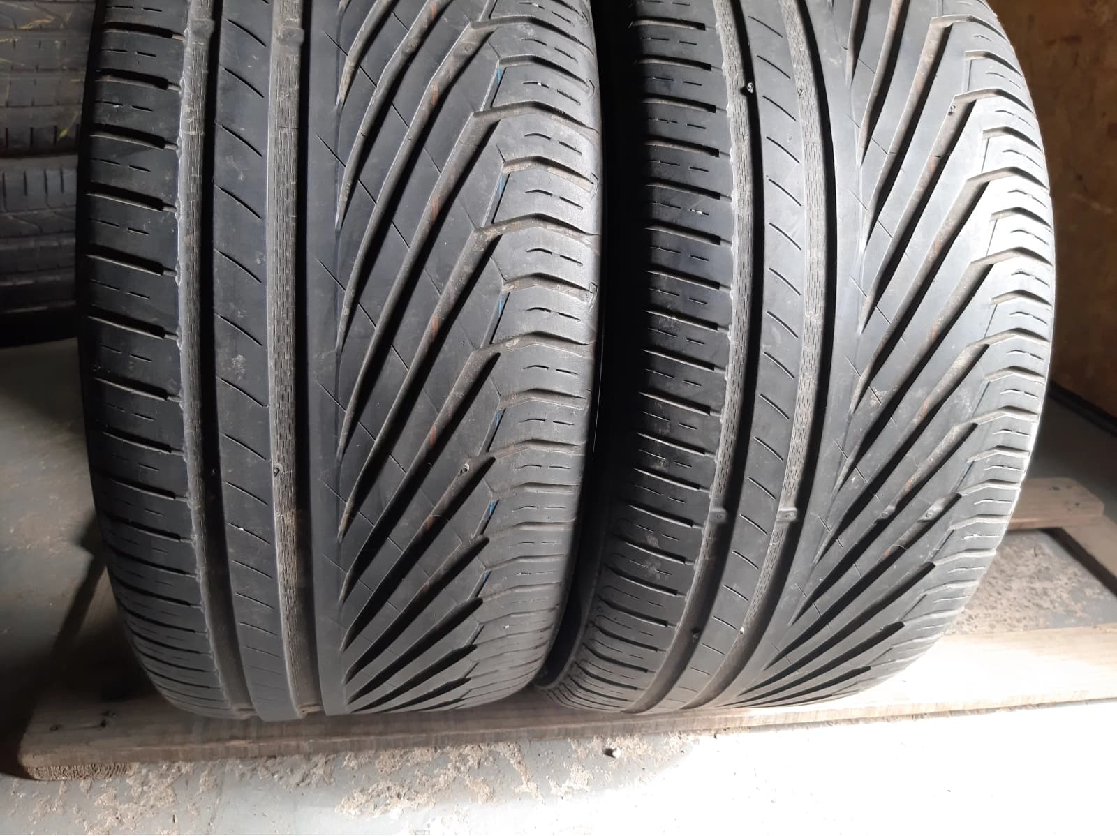Вживані шини з Європи Uniroyal Rain Sport 3 275/35 R 20