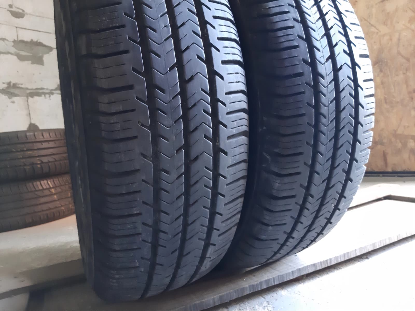Вживані шини з Європи Michelin Agilis    / 215/65 R 16C
