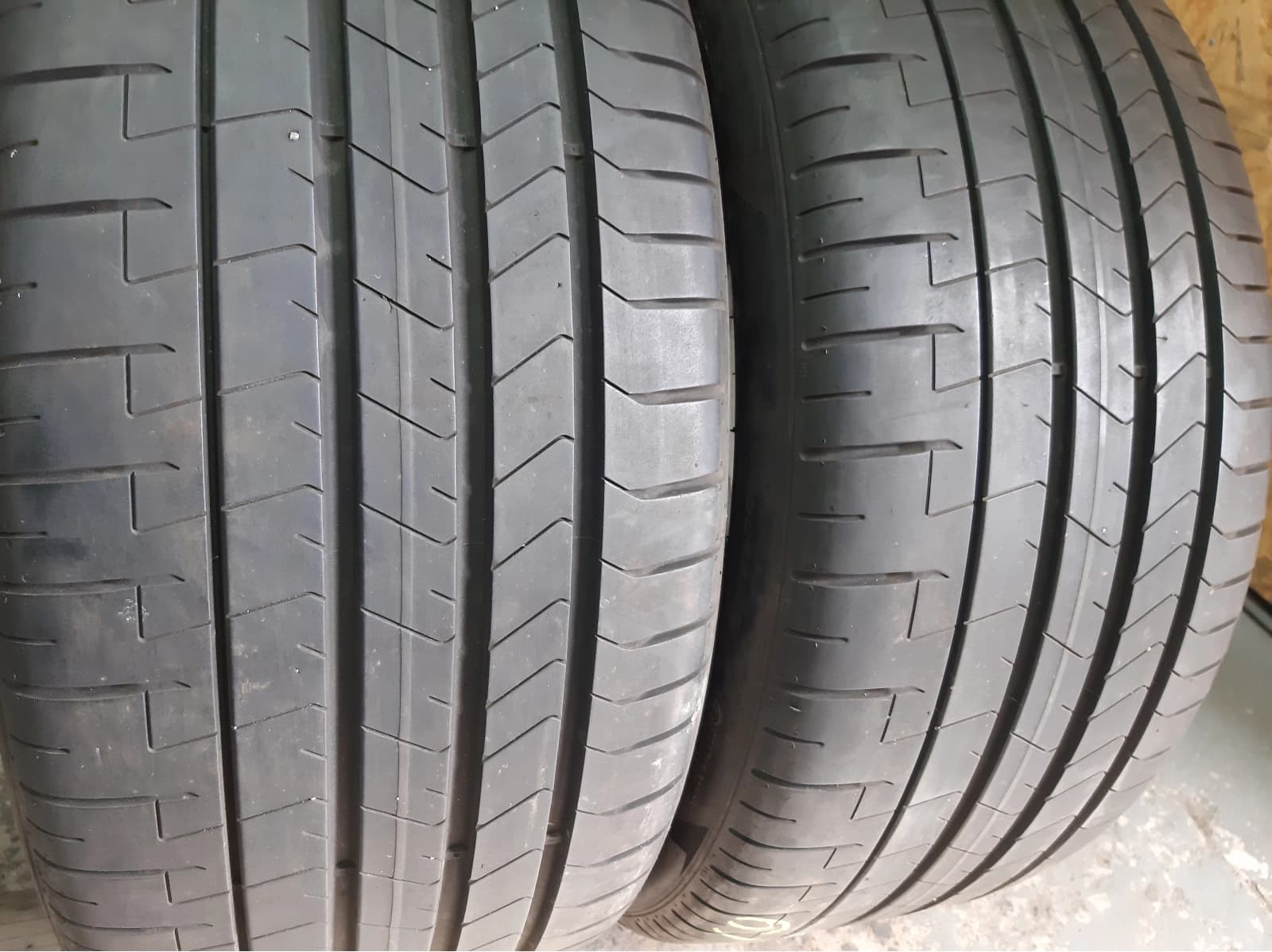 Вживані шини з Європи Pirelli P Zero  .       . 255/40 R 19