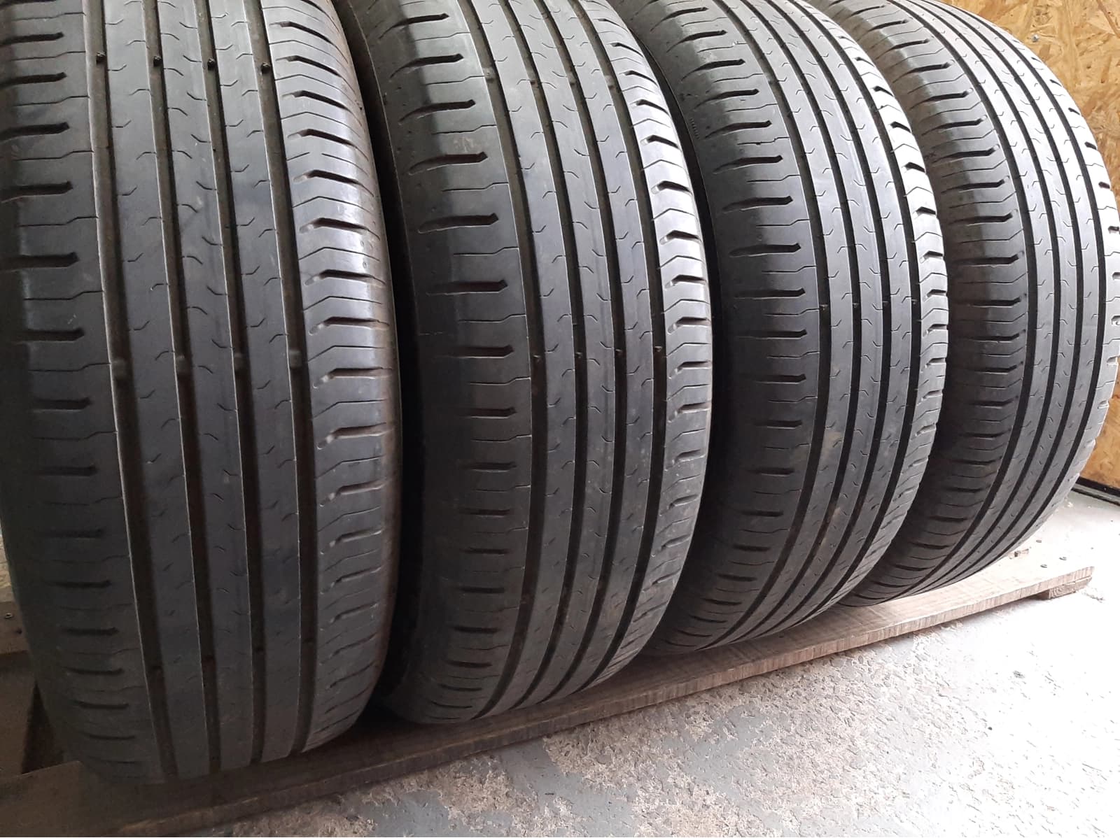Вживані шини з Європи Continental Conti Eco Contact 5    . 215/65 R 16