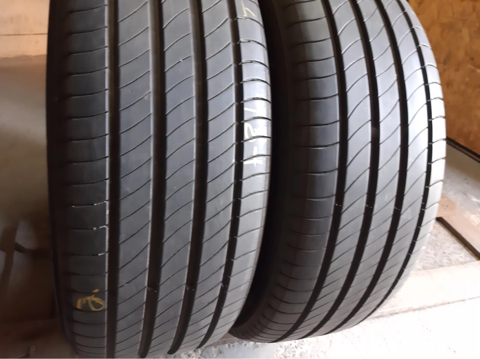 Вживані шини з Європи Michelin Primacy 4   .  . 215/55 R 17