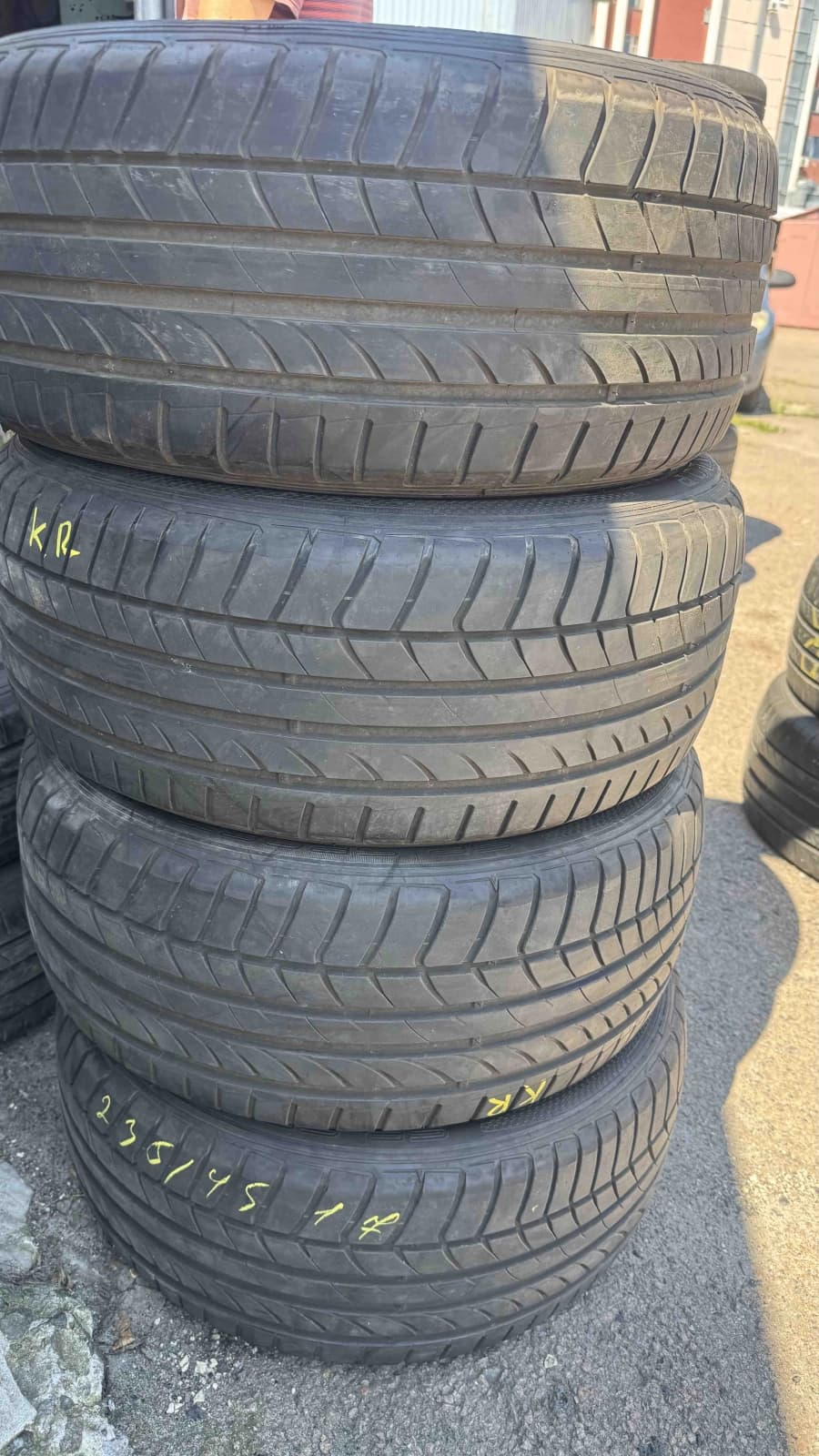 Вживані шини з Європи Dunlop SP Sport Maxx RT 235/45 R 17