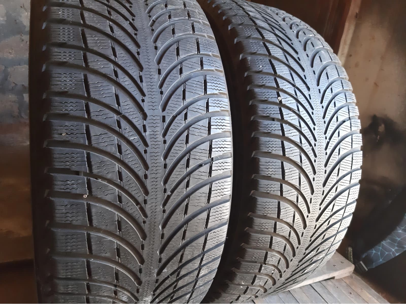Вживані шини з Європи Michelin Latitude Alpin LA2 255/45 R 20
