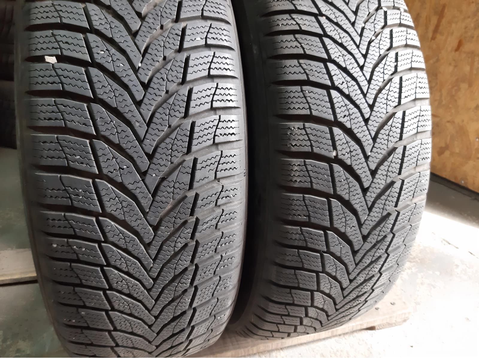Вживані шини з Європи Nexen Winguard Sport 2 Suv 215/60 R 17