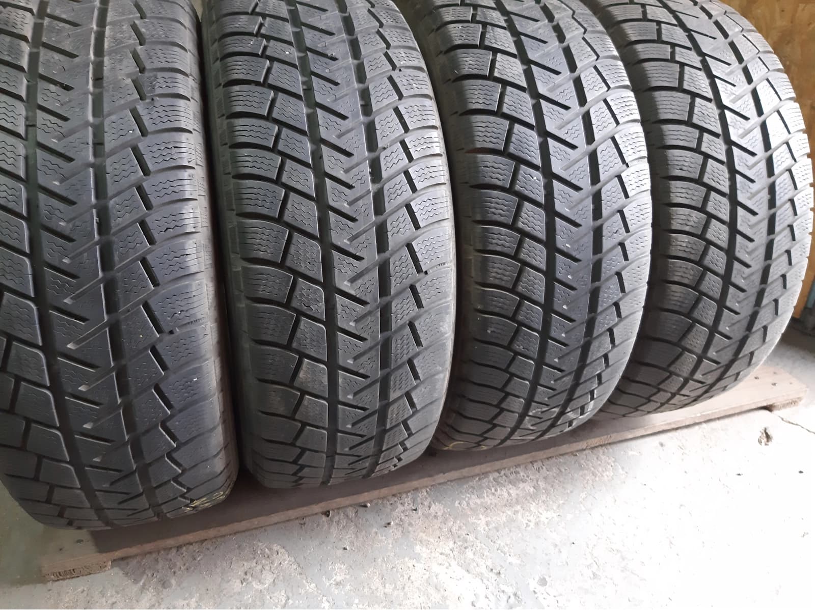 Вживані шини з Європи Michelin Latitude Alpine 225/55 R 18