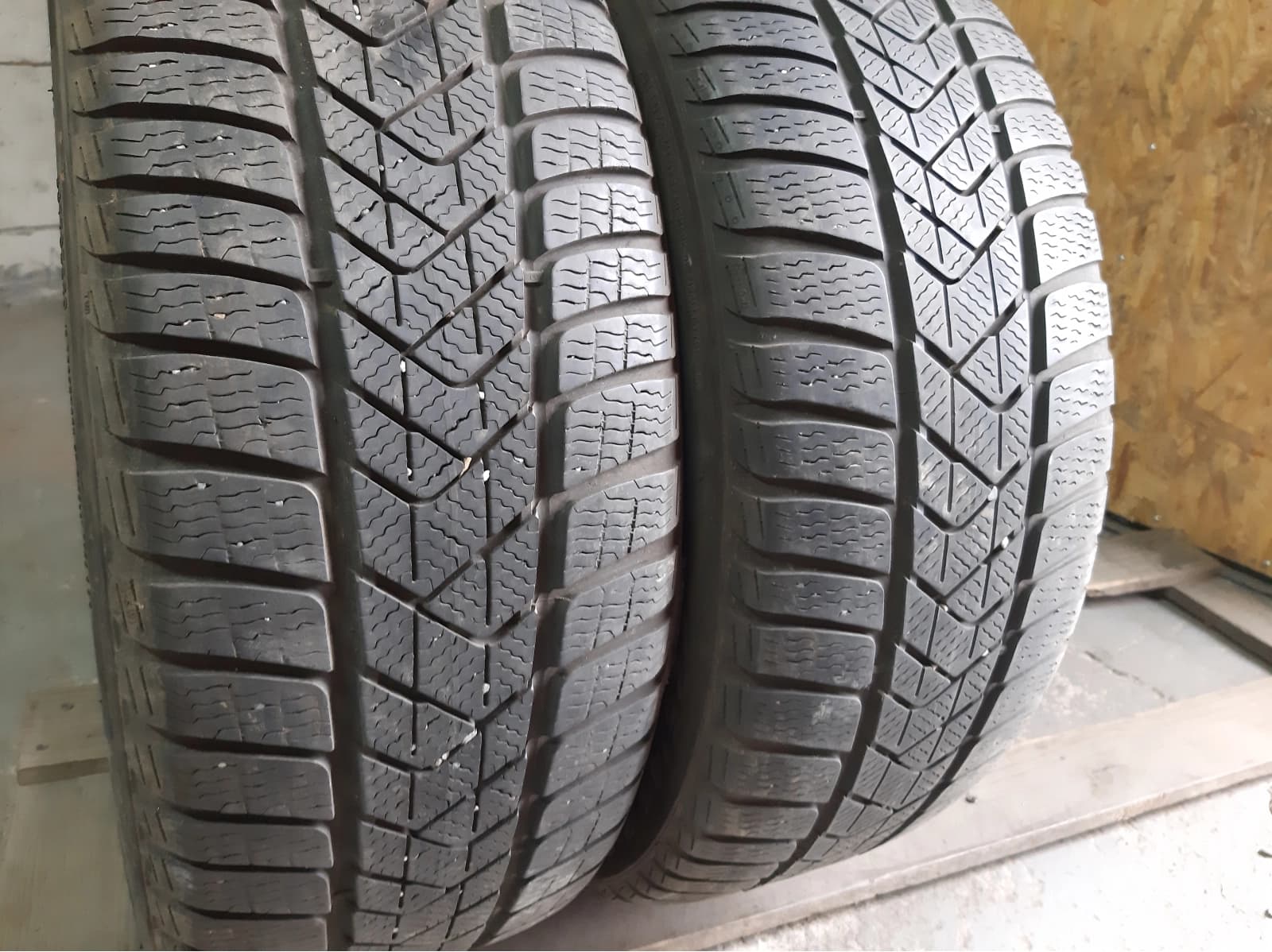 Придбати вживані шини Pirelli Sottozero 3 225/45 R 18 Вживані шини з Європи Pirelli Sottozero 3 225/45 R 18