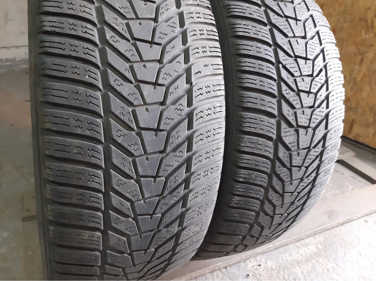 Вживані шини з Європи Hankook Winter I cept EVO 3  .     225/45 R 18