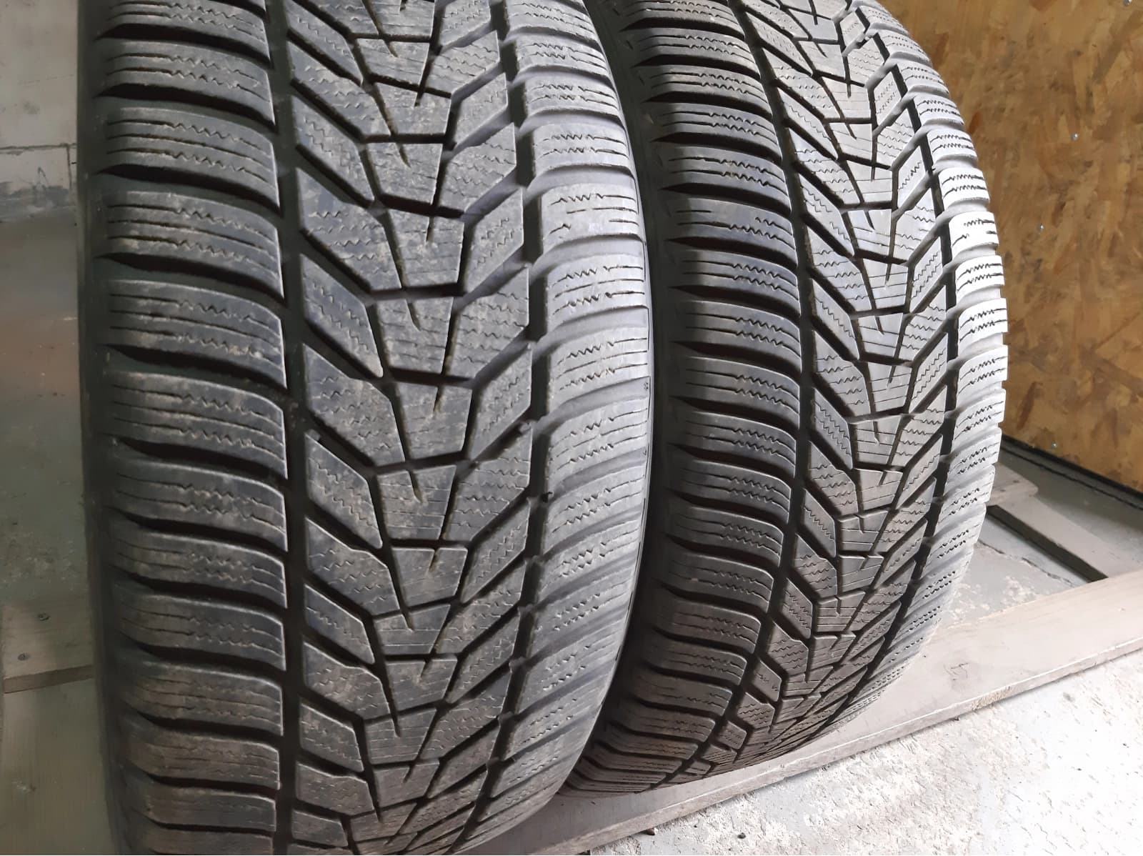 Вживані шини з Європи Hankook Winter I Cept Evo 3      . 225/40 R 18