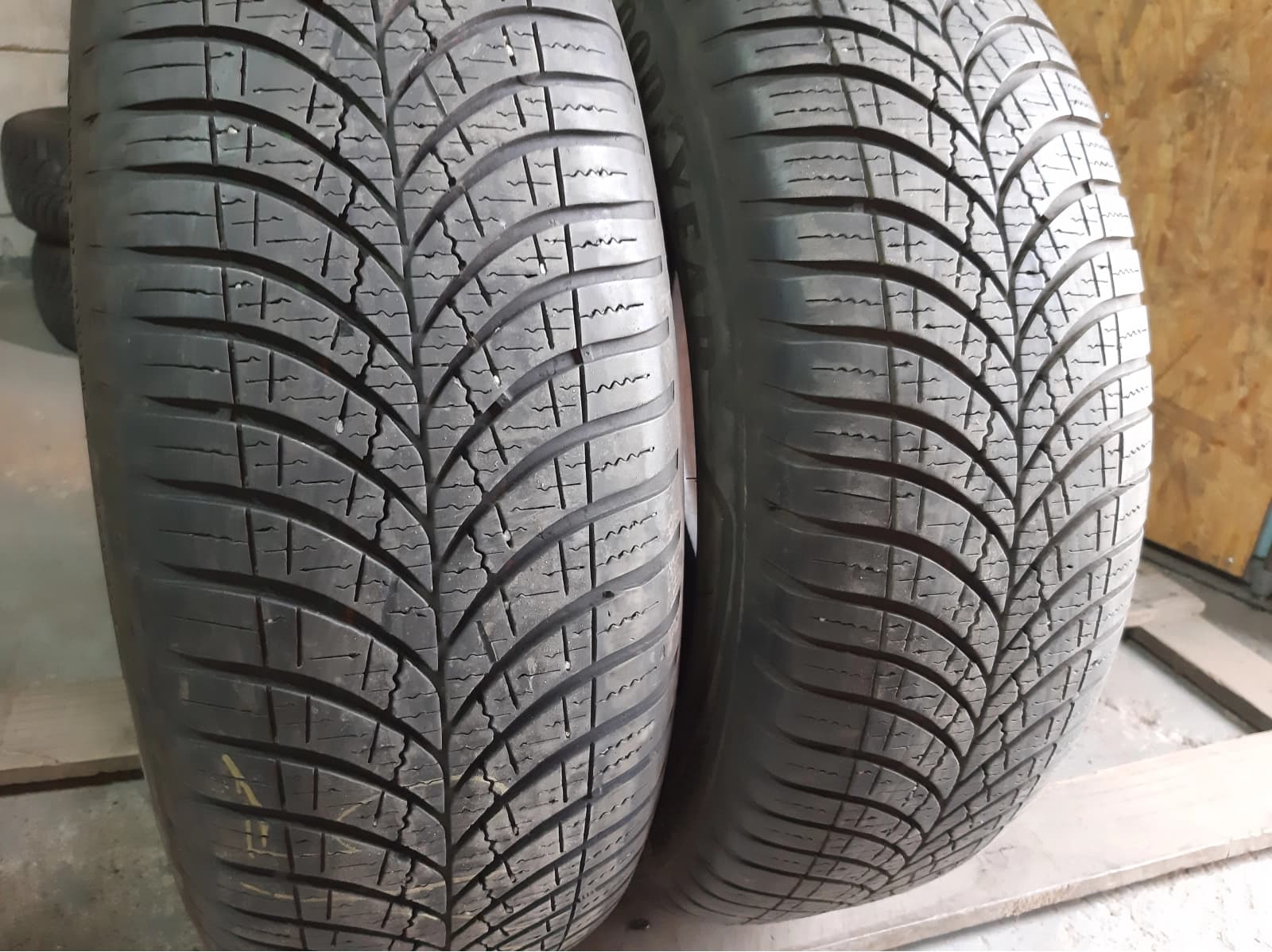 Вживані шини з Європи GoodYear Vector 4 Seasons   . . 195/65 R 15