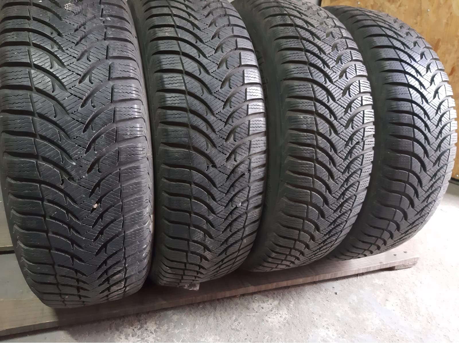 Вживані шини з Європи Michelin Alpin A4   205/60 R 16
