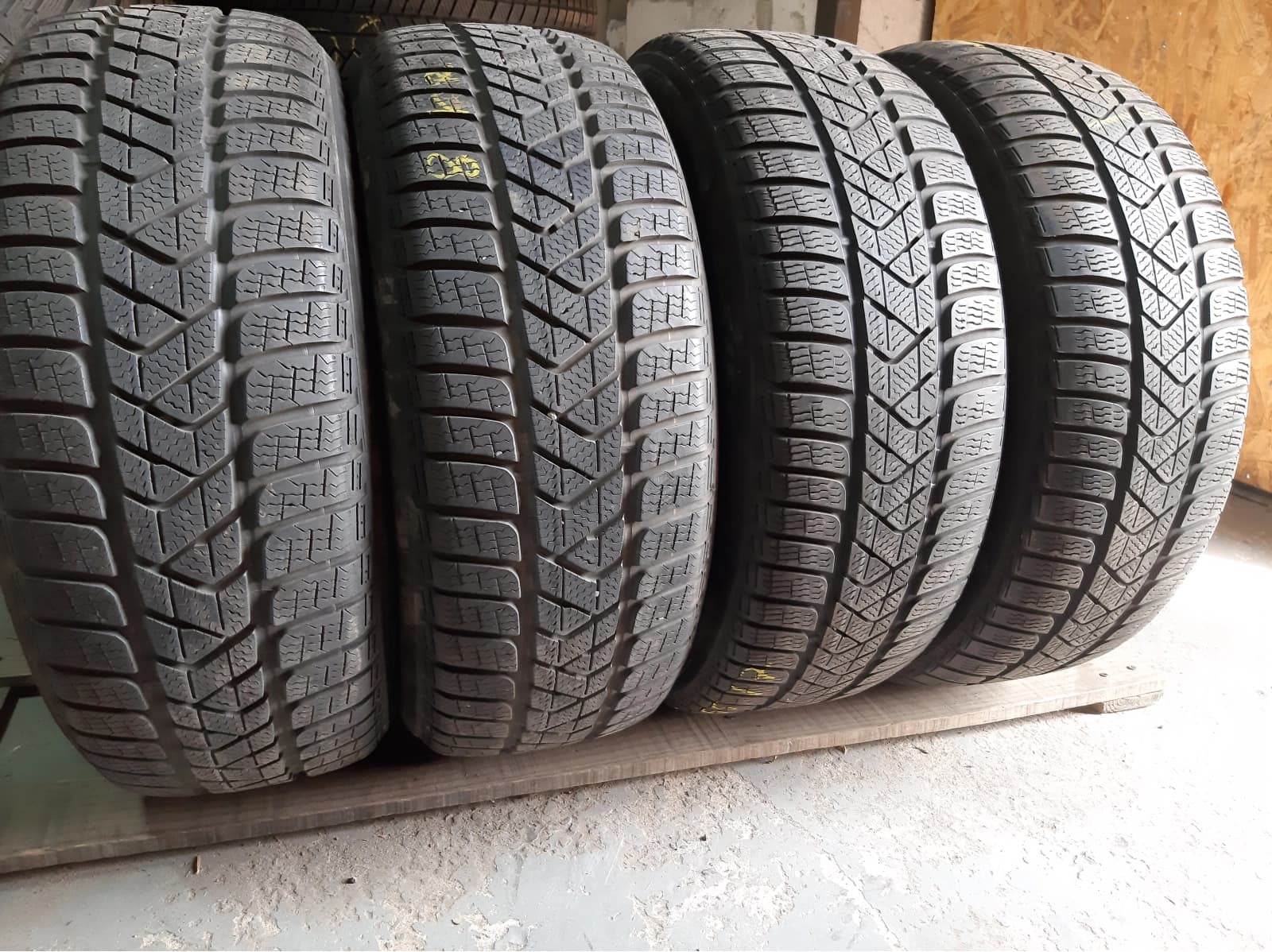 Вживані шини з Європи Pireli Sottozero 3       / 215/55 R 17