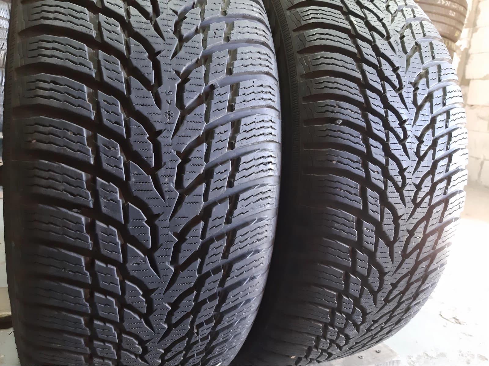 Вживані шини з Європи Nokian WR Snowproof 225/50 R 17