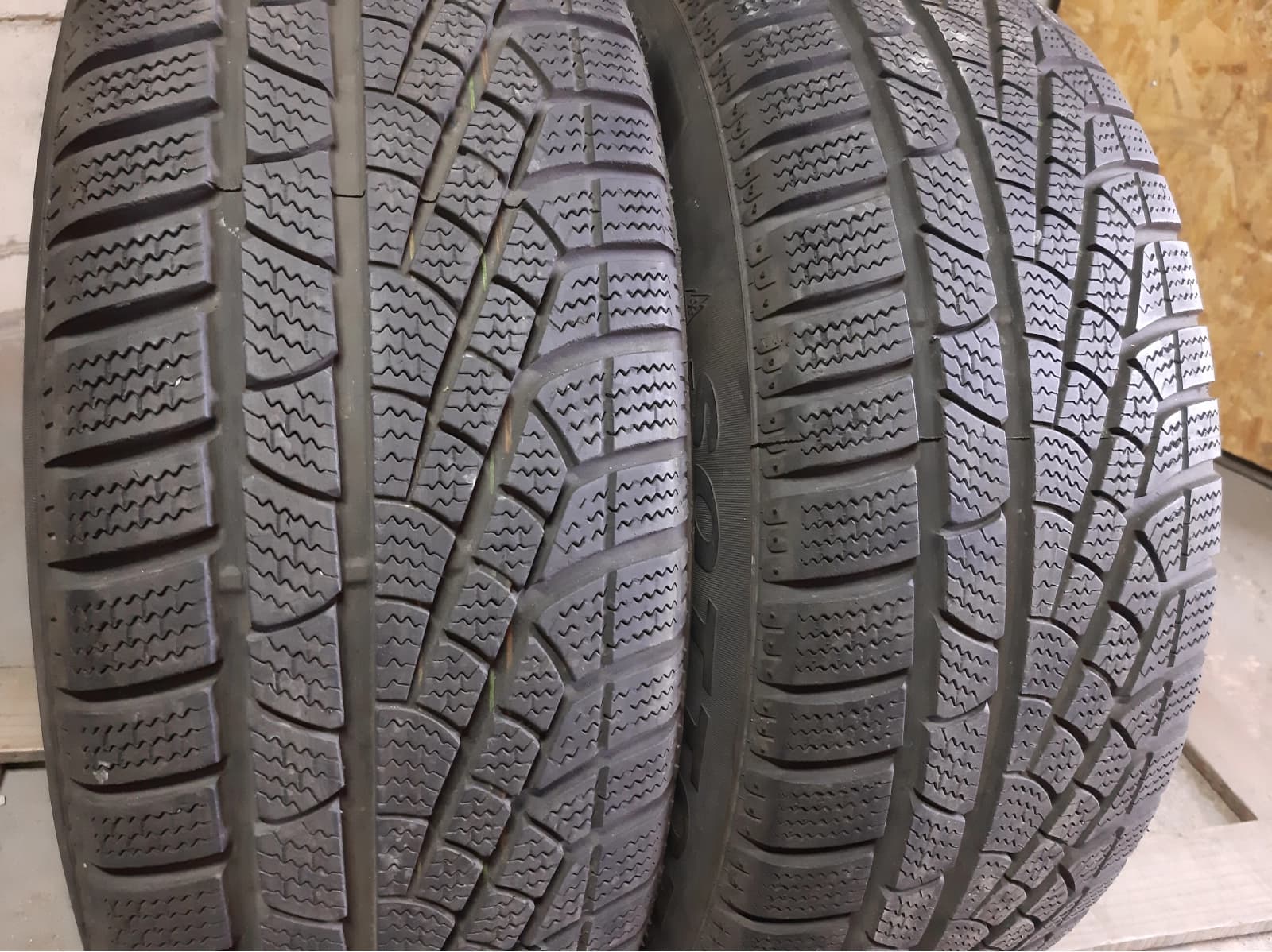 Вживані шини з Європи Pirelli Sottozero Winter 210 215/65 R 16