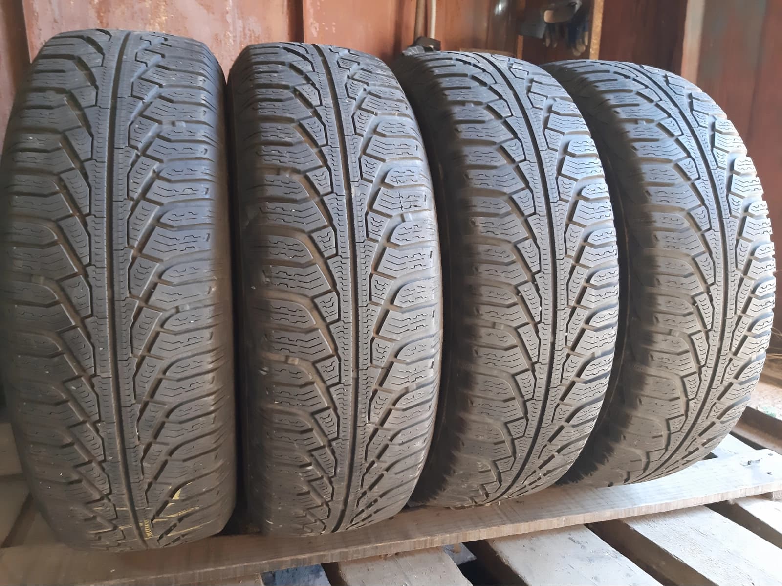 Вживані шини з Європи Uniroyal MS Plus 77 205/70 R 15