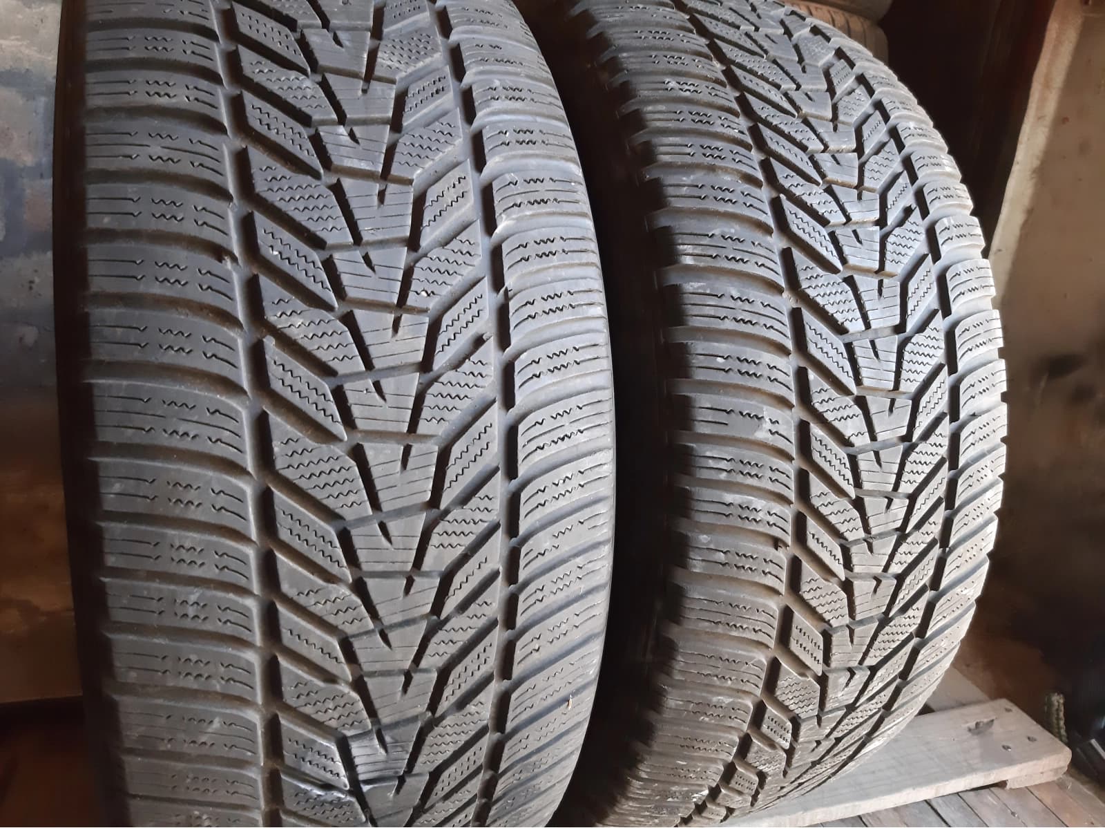 Вживані шини з Європи Hankook Winter I*Cept Evo 3 255/45 R 19