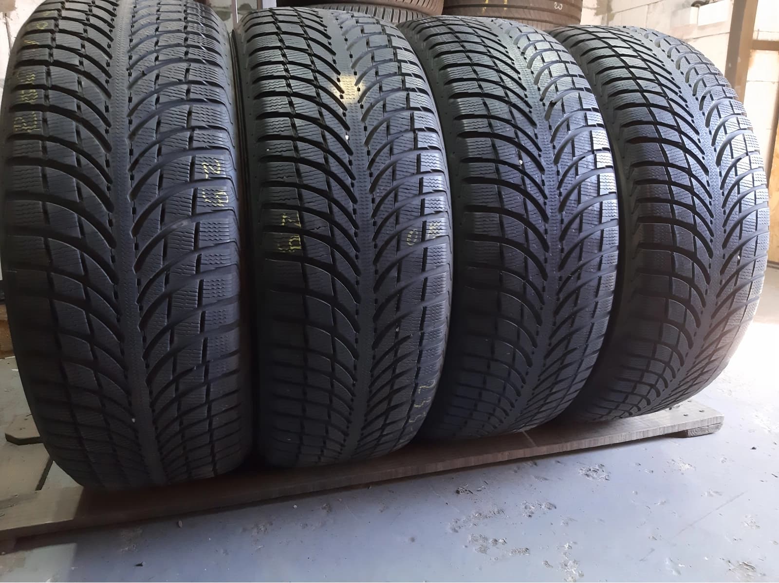 Вживані шини з Європи Michelin Latitude Alpin .      235/55 R 19