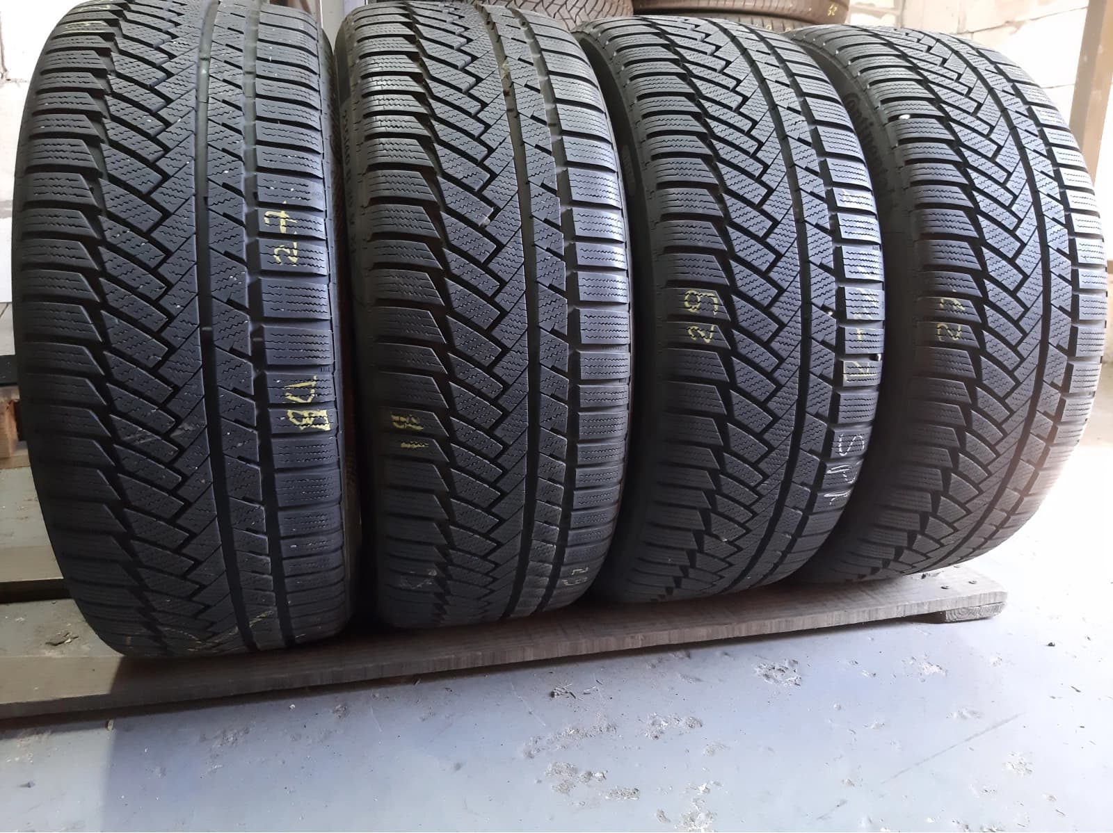 Вживані шини з Європи Continental WinterContact TS850P   …   235/40 R 19