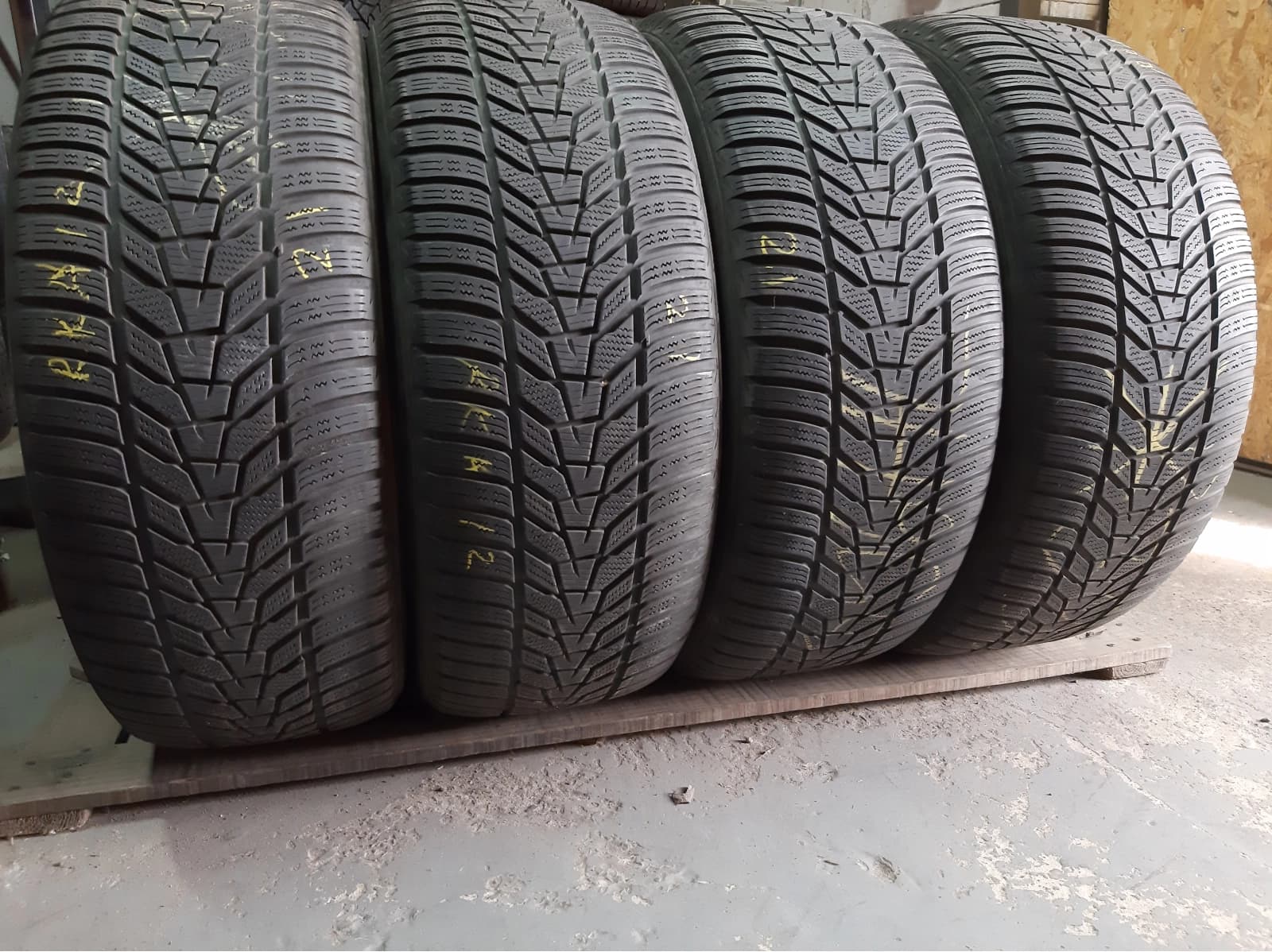 Вживані шини з Європи Hankook Winter i*Cept evo 3x        255/50 R 20