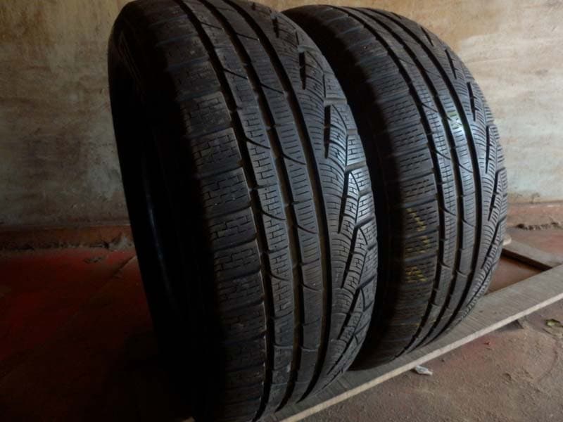 Придбати вживані шини Pirelli Sottozero Winter 240 245/55 R 17