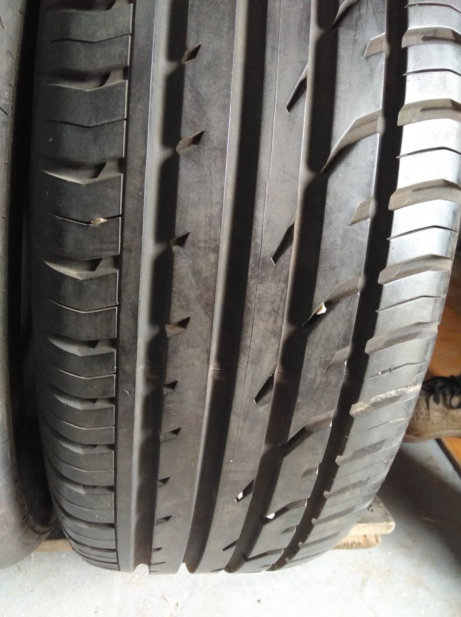 Вживані шини Continental ContiPremiumContact 2 215/60 R 17