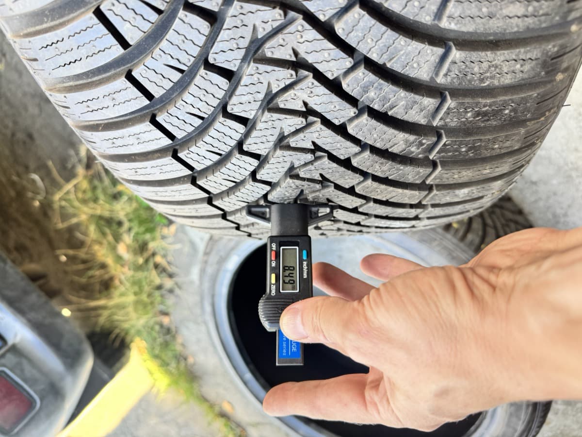 Вживані шини Falken Euro Winter HS 01 SUV 295/35 R 21