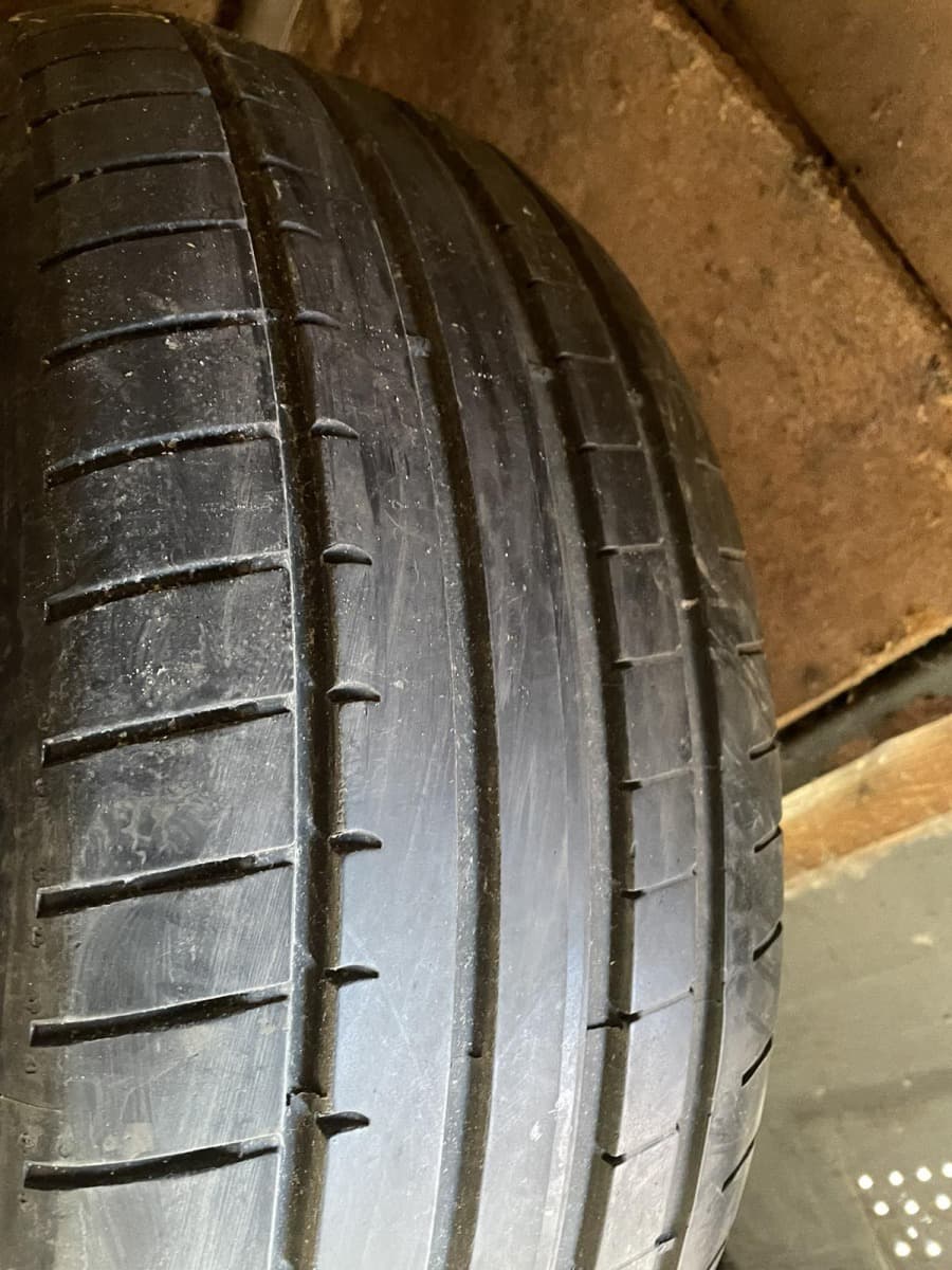 Вживані шини Dunlop Sport Maxx RT 225/55 R 17
