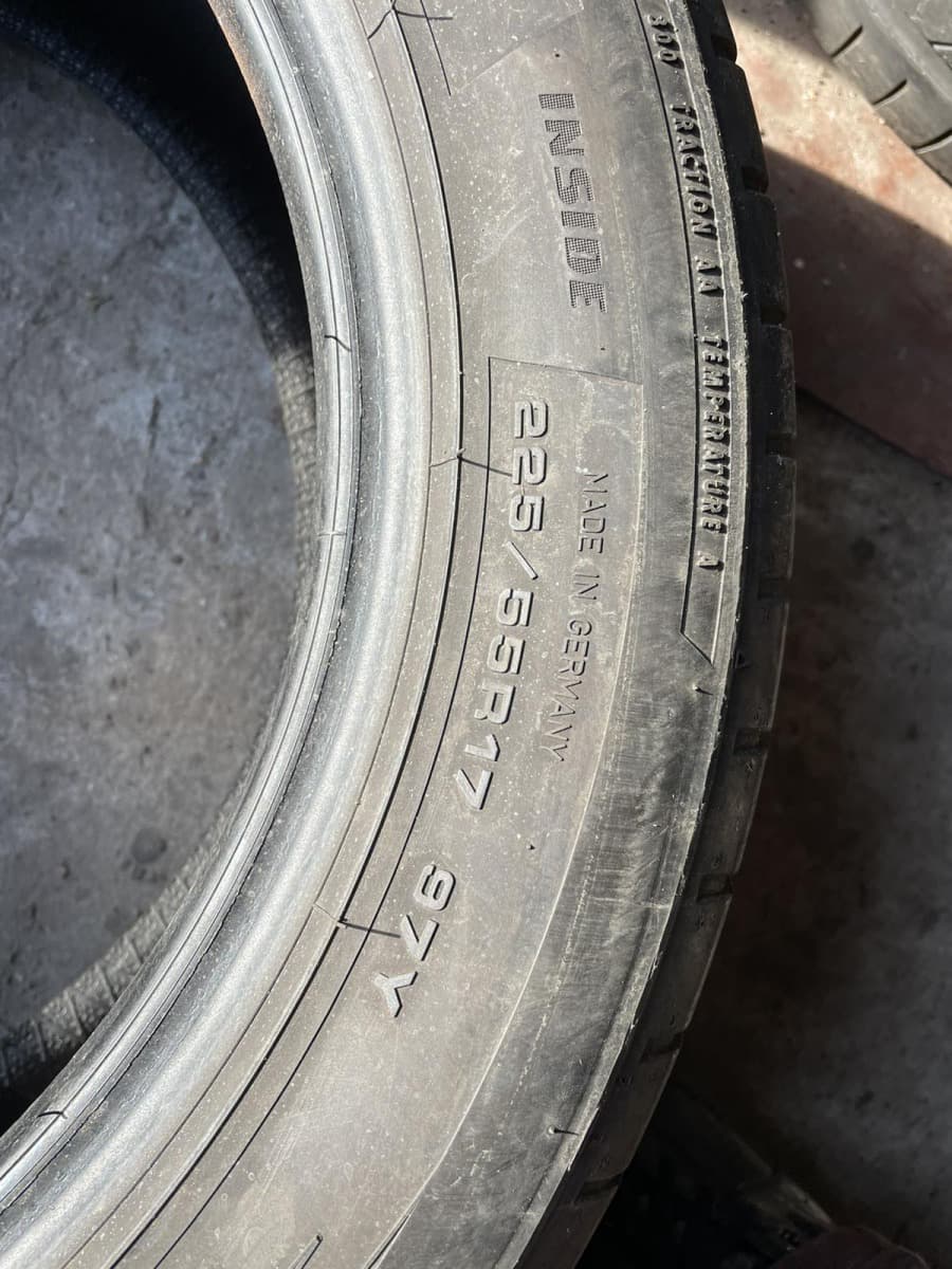 Вживані шини Dunlop Sport Maxx RT 225/55 R 17