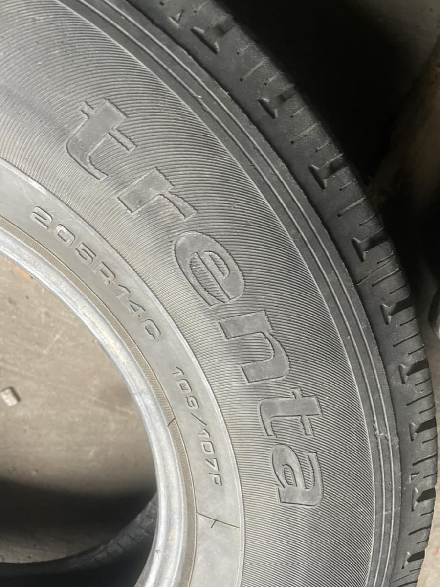 Вживані шини Sava Trenta 205/0 R 14C