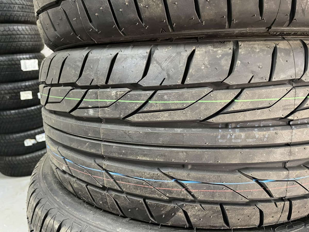 Вживані шини Nitto NT555 G2 245/40 R 19