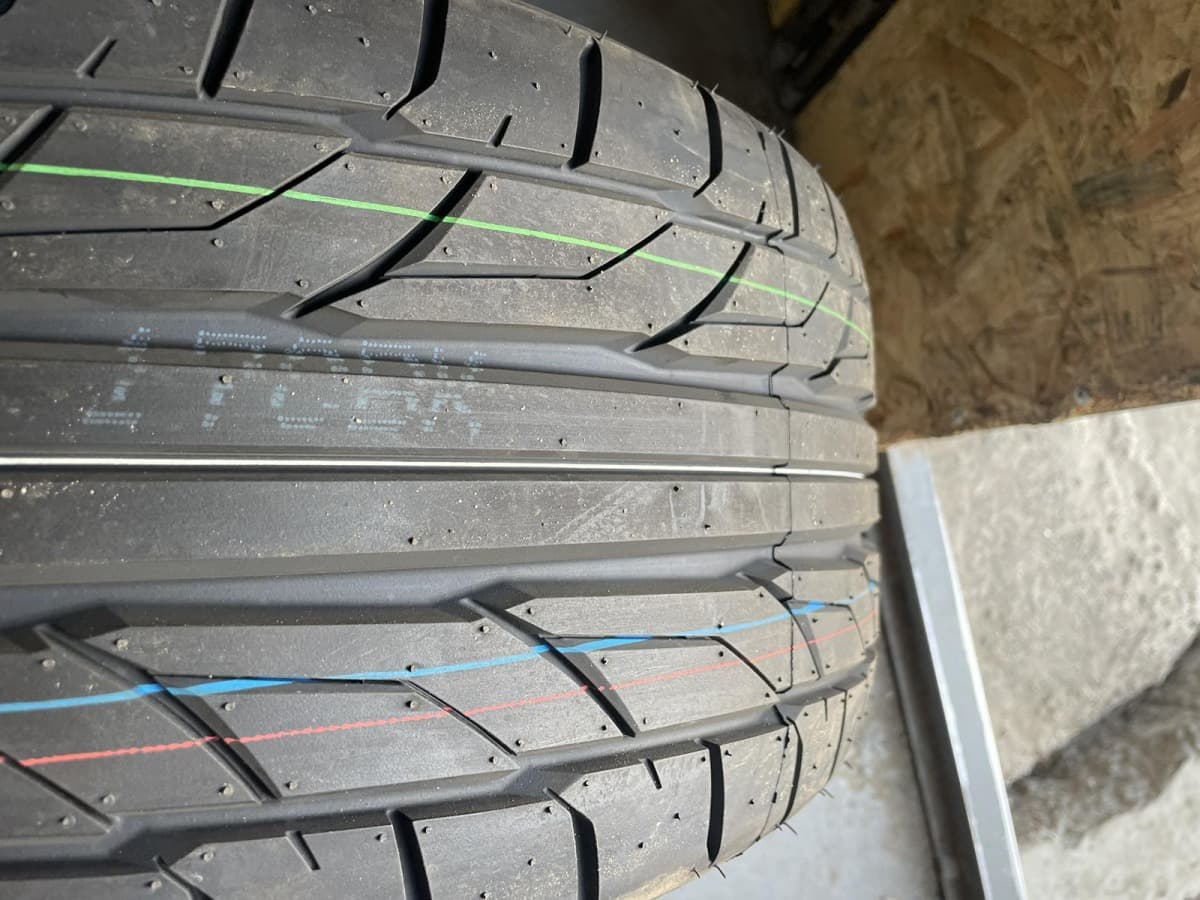 Вживані шини Nitto NT555 G2 245/40 R 19