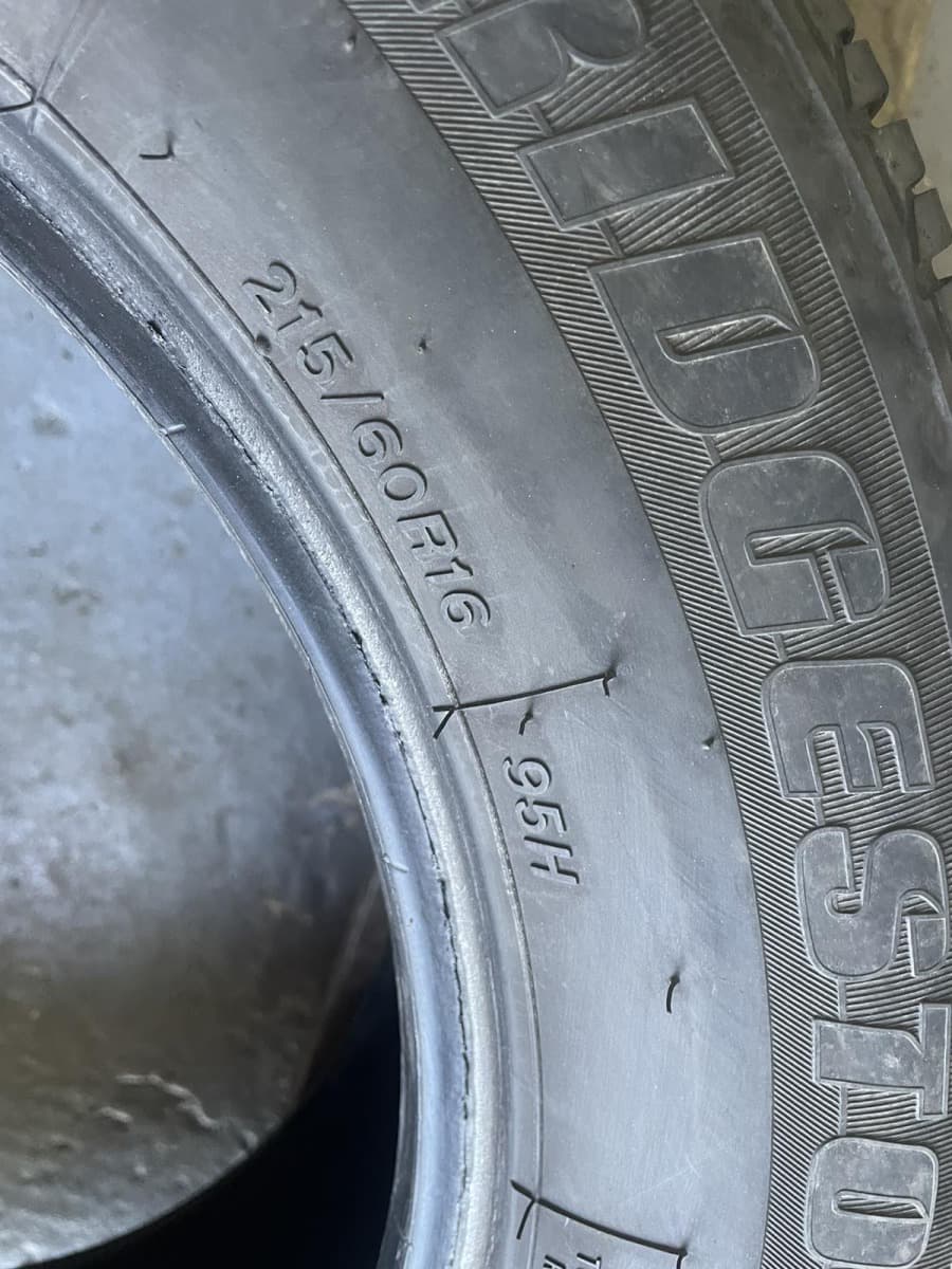 Вживані шини Bridgestone B250 215/60 R 16