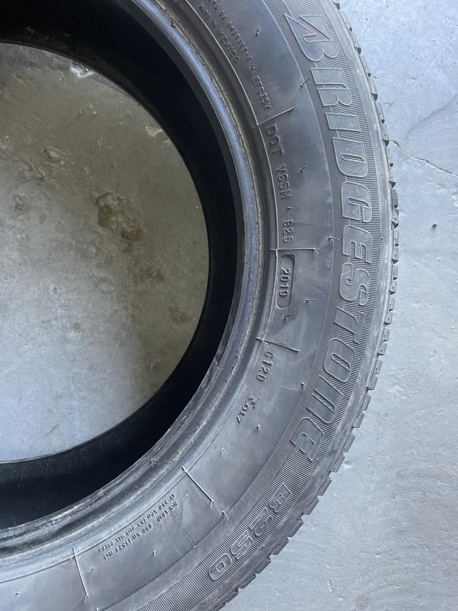 Вживані шини Bridgestone B250 215/60 R 16
