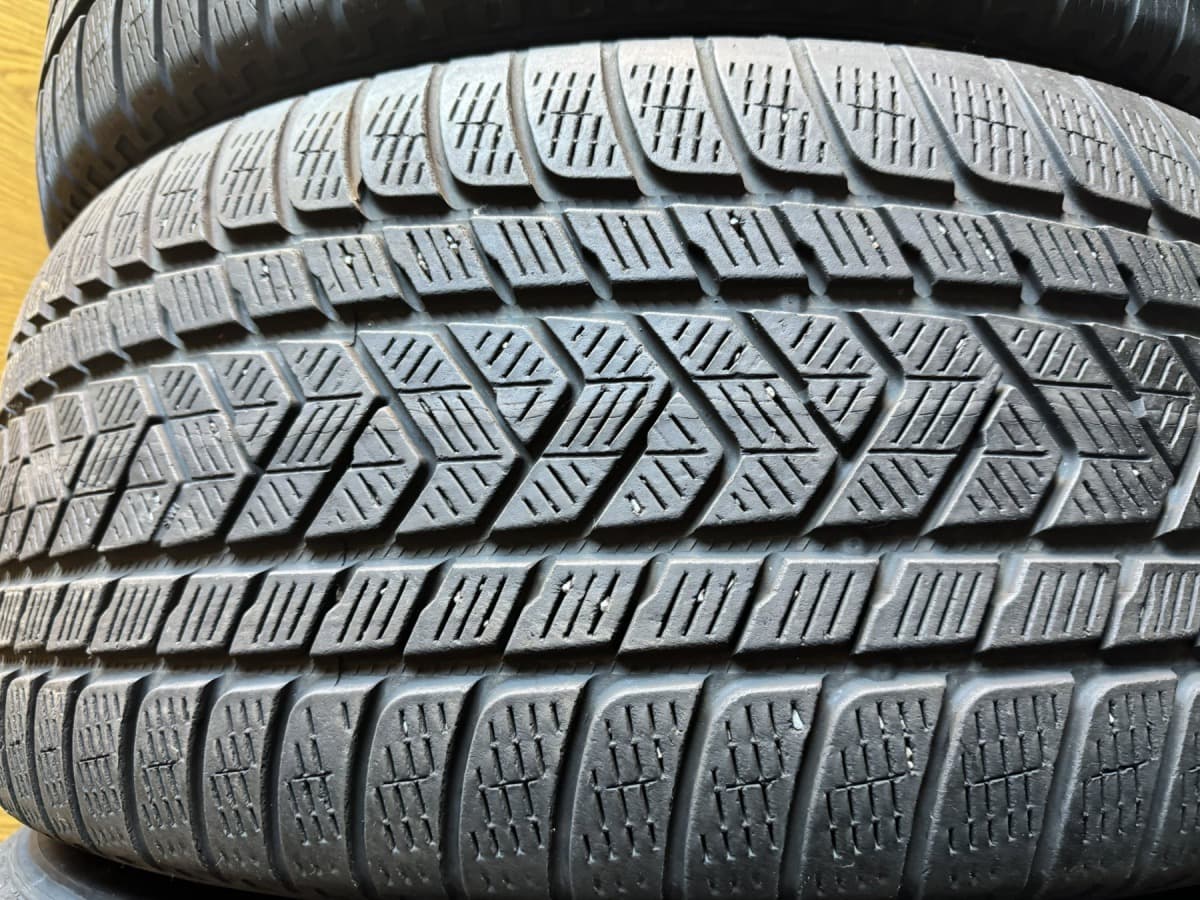 Вживані шини Pirelli Scorpion Winter 275/50 R 20