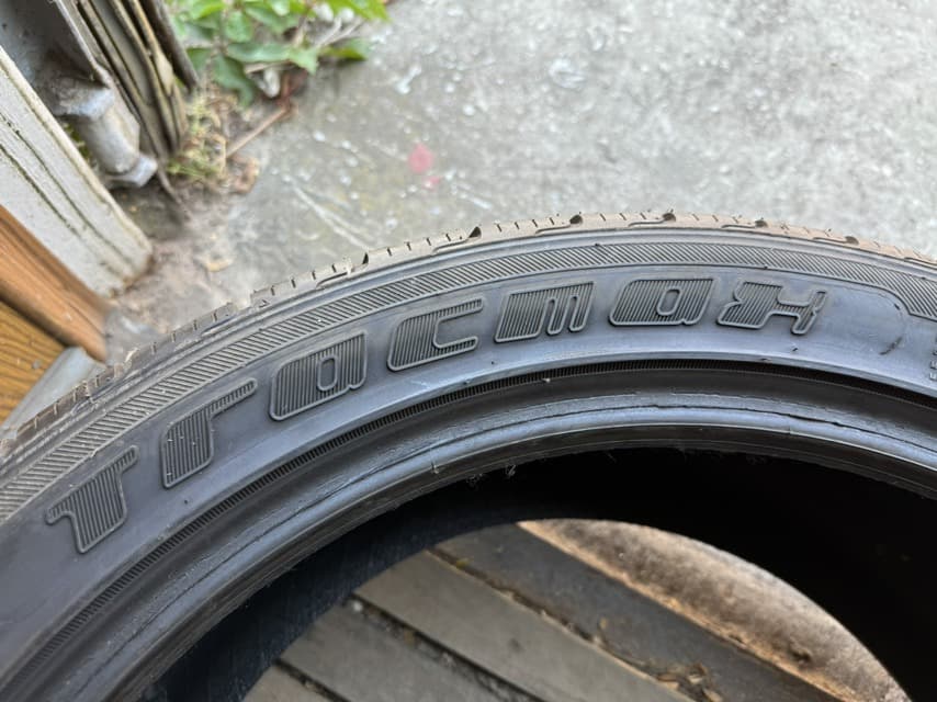 Вживані шини Tracmak Ice-Plus S 220 275/40 R 20