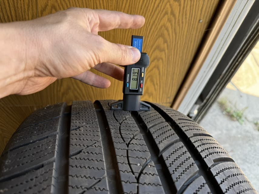 Вживані шини Tracmak Ice-Plus S 220 275/40 R 20