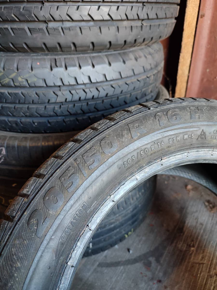 Вживані шини Semperit Speed-Grip 205/50 R 16