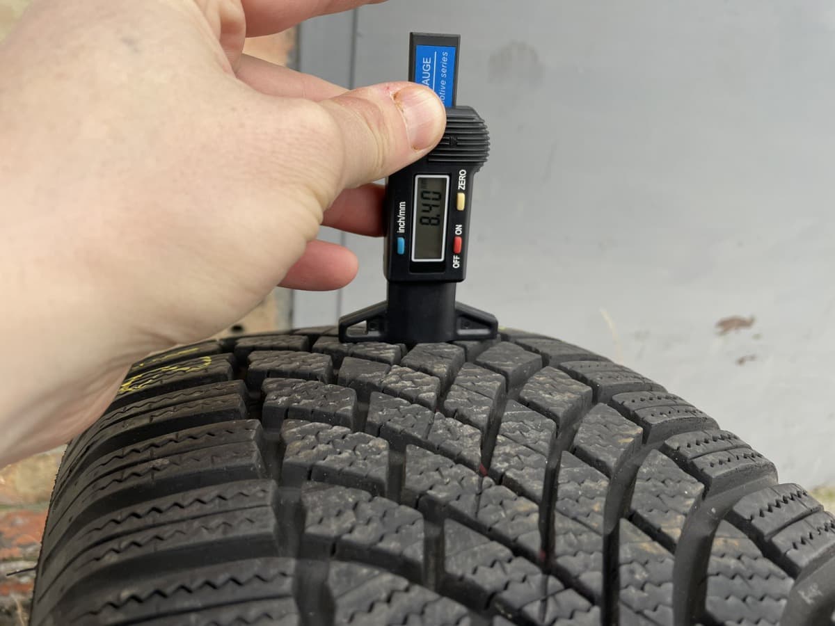 Вживані шини Bridgestone Blizzak LM005… 215/55 R 17