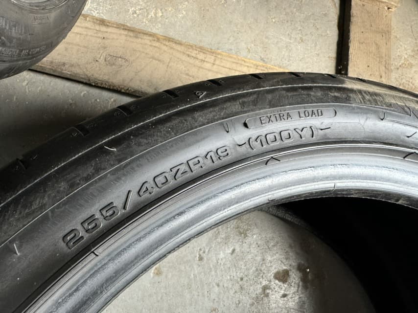 Вживані шини Dunlop Sport Maxx RT2 255/40 R 19