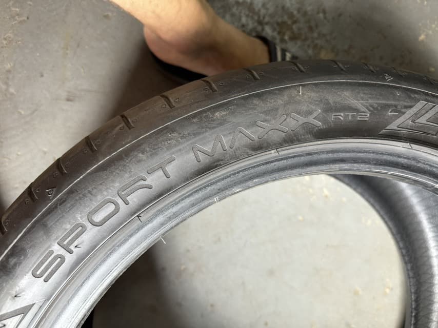 Вживані шини Dunlop Sport Maxx RT2 255/40 R 19