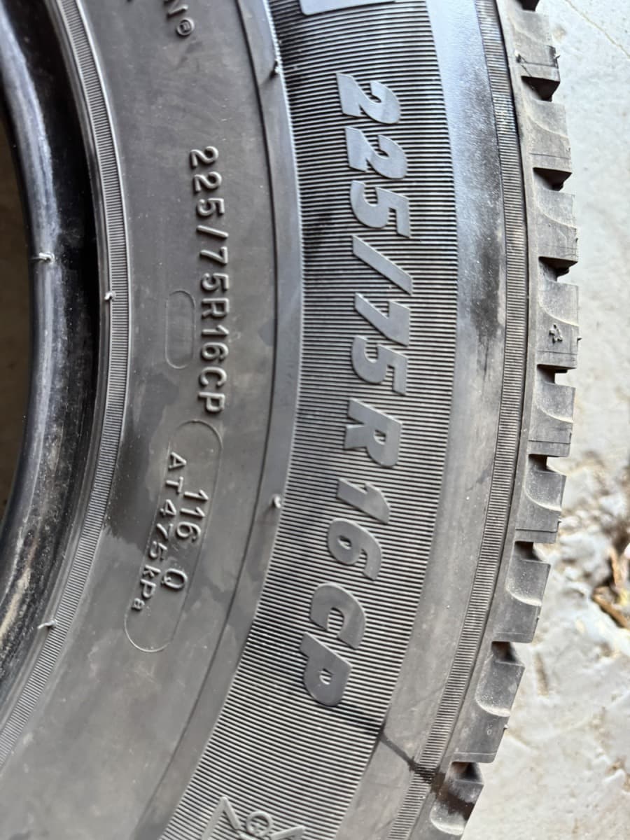 Вживані шини Michelin AgilisCamping 225/75 R 16C