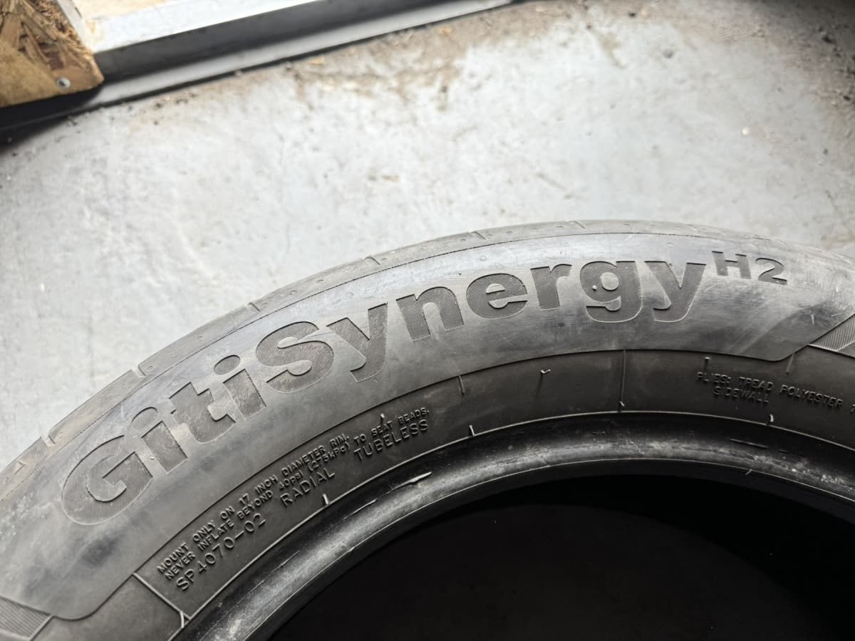 Вживані шини Giti Giti Synergy H2 225/55 R 17