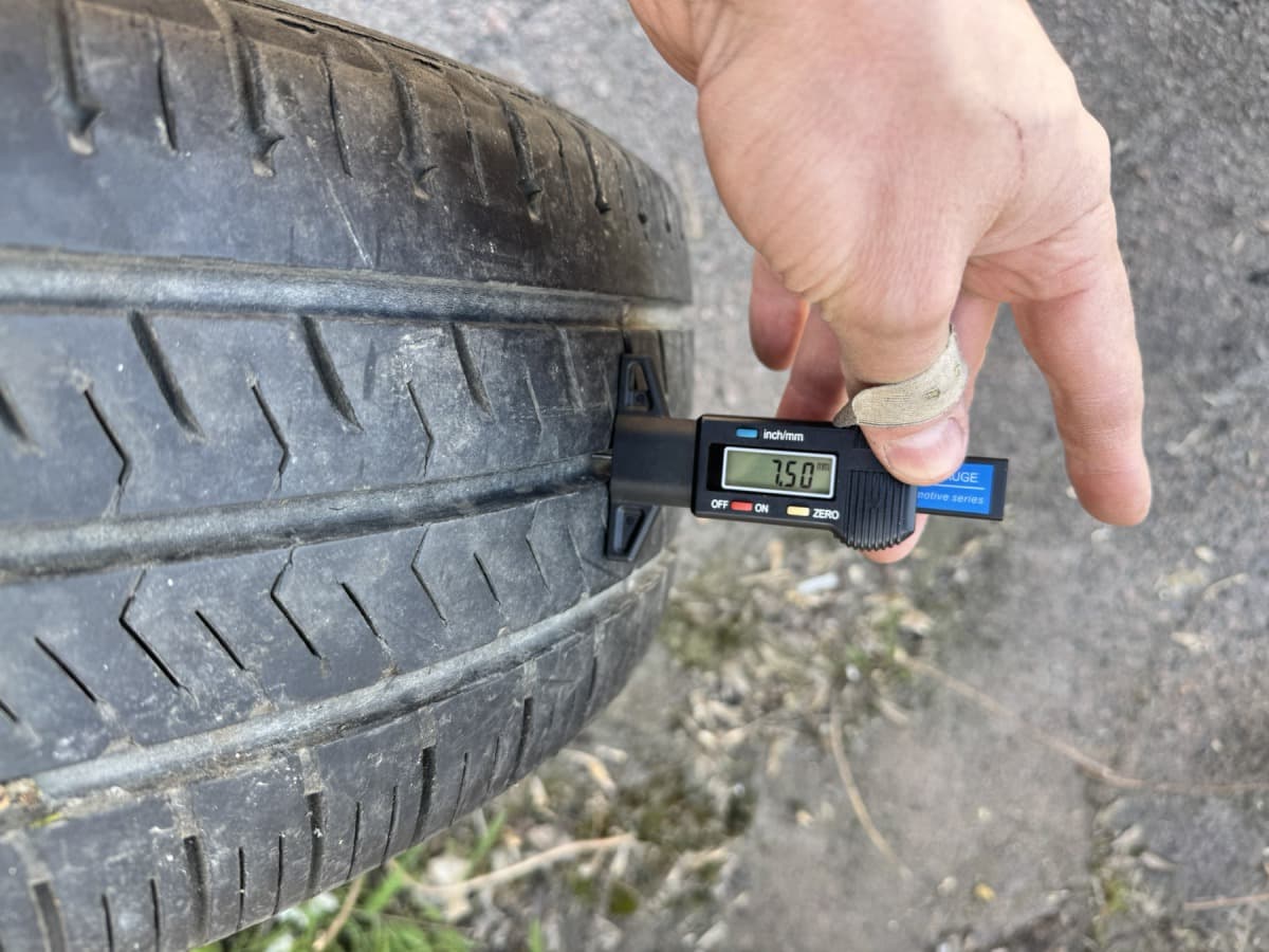 Вживані шини Hankook Radial RA 28E 215/65 R 16C