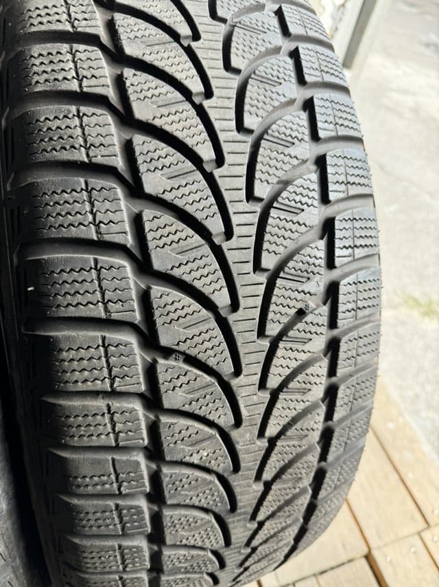 Вживані шини Bridgestone BlizzakLM-80EVO 225/55 R 18